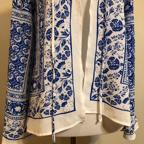 Blu Pepper Blue & White Boho Floral Print Top - Picture 16 of 16